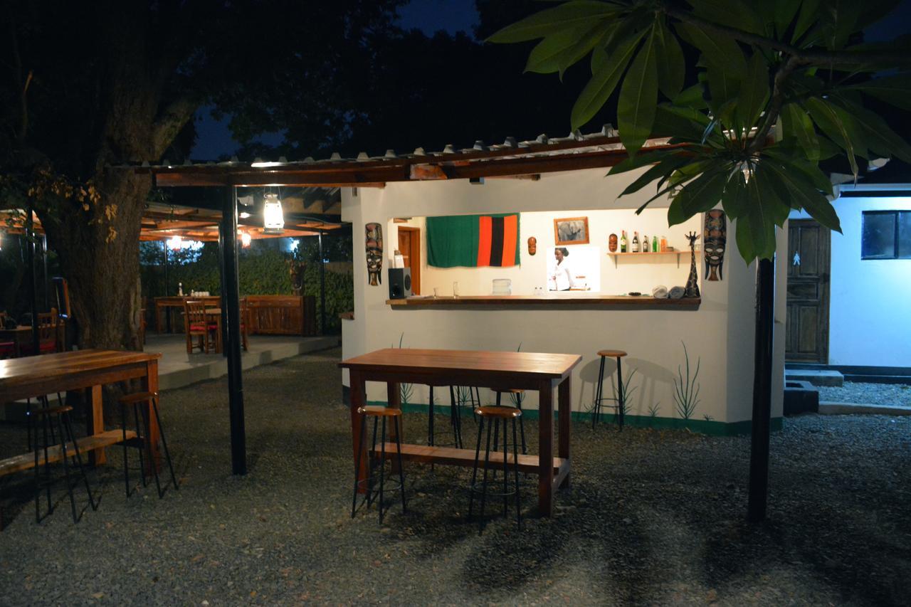 咖姆吉拉酒店 利文斯顿 外观 照片